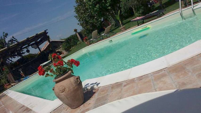 Agriturismo per 4 persone, con piscina e giardino nonché panorama, con animali domestici in Torgiano