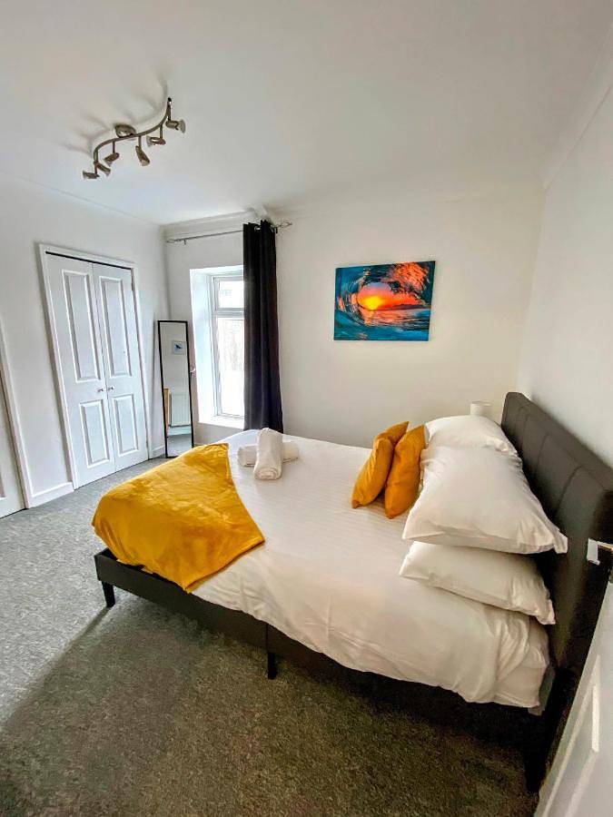 Bed and breakfast for 6 people, with garden in Gower