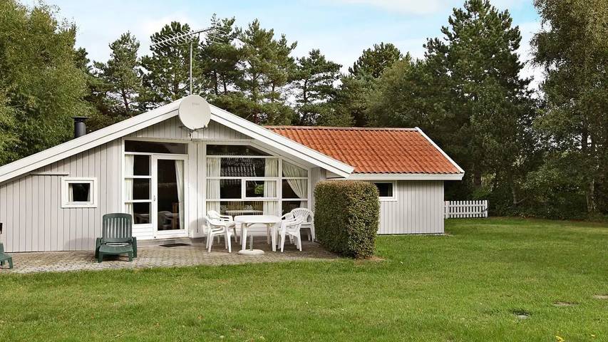 Ferienhaus für 9 Personen, mit Whirlpool und Sauna sowie Terrasse