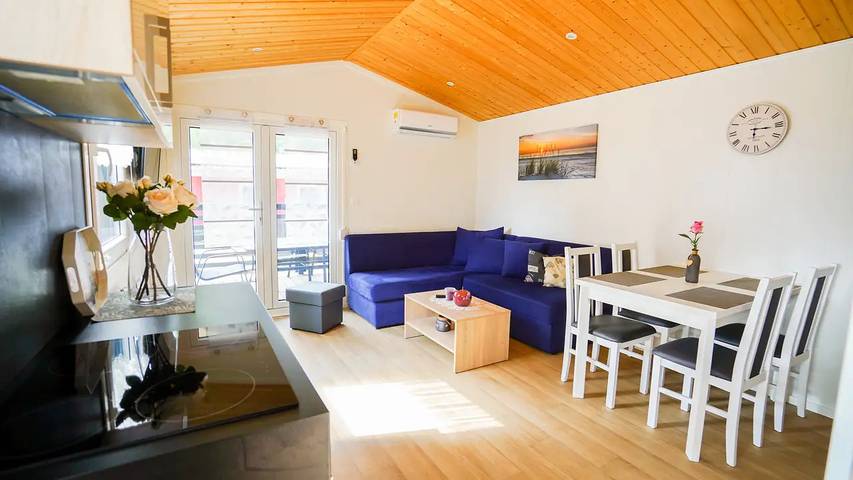 Camping für 4 Personen, mit Sauna und Terrasse in Mecklenburgische Seenplatte