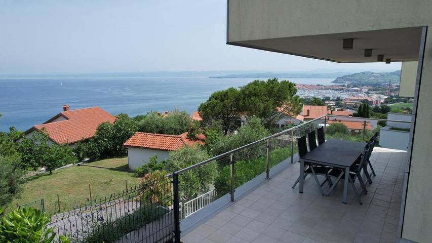 Ferienwohnung für 6 Personen, mit Ausblick und Balkon in Izola - 2