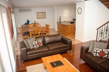 Holiday Home for 12 People in Dunsborough, Western Australia, Photo 1