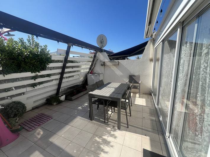 Villa for 4 people, with sauna and terrace as well as hot tub in Agde