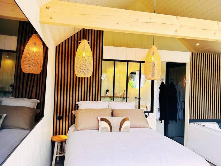 Chambre d’hôte pour 2 personnes, avec jacuzzi ainsi que jardin et terrasse dans les Deux-Sèvres - 4