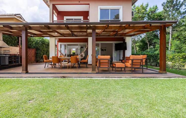 Casas e apartamentos de temporada para 12 pessoas, com piscina e vista em Mangaratiba