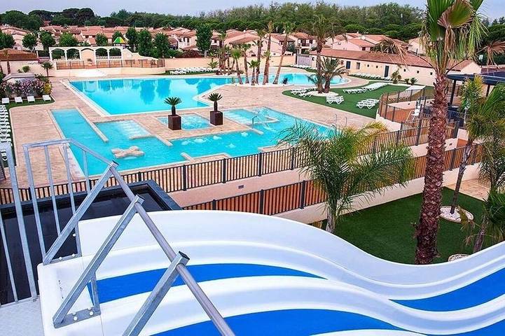 Maison de vacances pour 6 personnes, avec Jacuzzi et Terrasse ainsi que Jardin et Piscine dans Portiragnes Plage