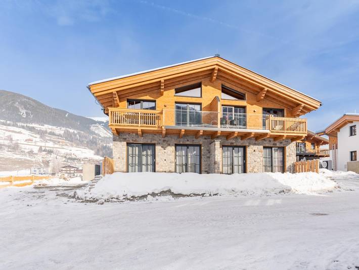Ferienhaus für 10 Personen, mit Balkon und Terrasse sowie Sauna in Niedernsill