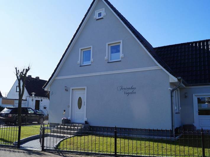 Gemütliche Balkonwohnung mit Küche, nur wenige Schritte vom Strand „Watt’n Insel“ entfernt! in Büsum, Kreis Dithmarschen