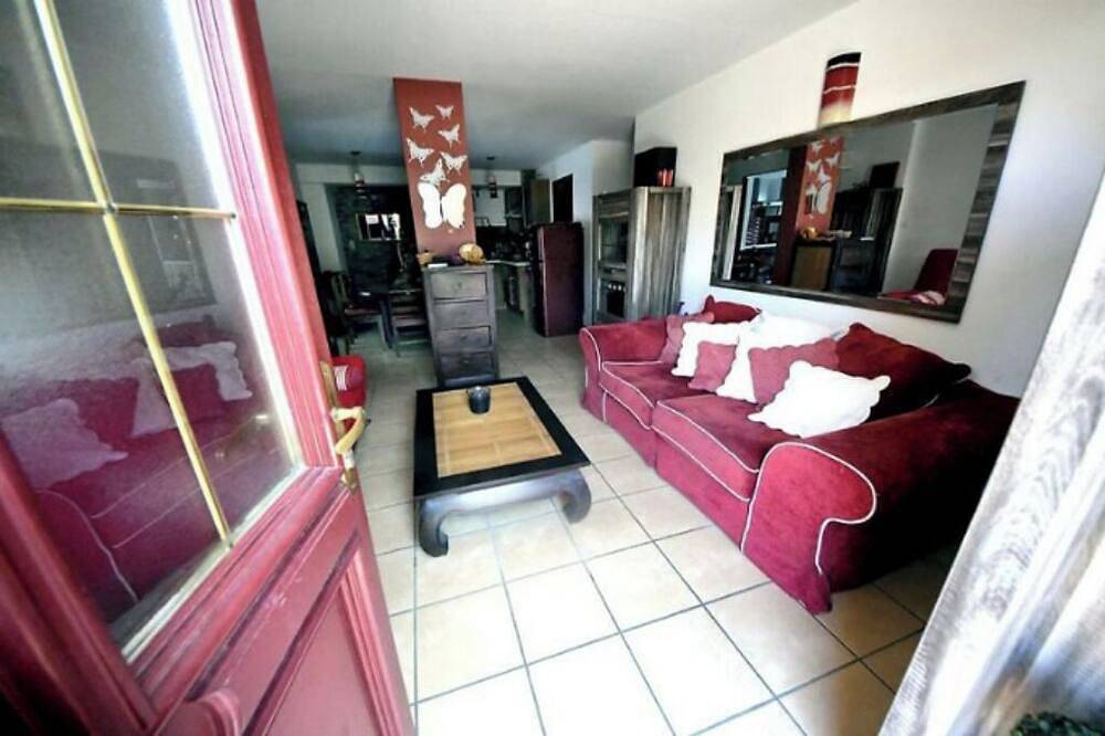 Les Huppes Guest rooms nestled in the heart of the garrigue with swimming pool in Nîmes, Nimes region
