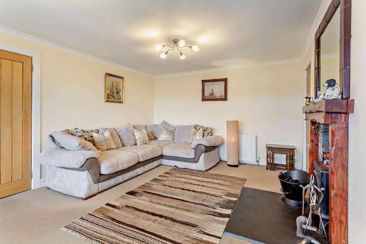 Three-Bedroom Cottage in Kyleakin, Loch Alsh