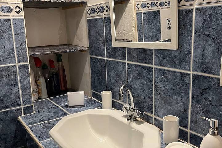 Gîte pour 6 personnes, avec Terrasse et Jardin à Saint-Laurent-le-Minier - 3