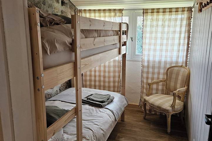 Gîte pour 6 personnes, avec piscine et jardin à La Chapelle-Geneste - 3