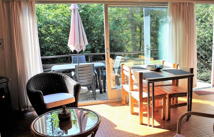 Ferienhaus für 4 Personen, mit Balkon und Terrasse in Hastière