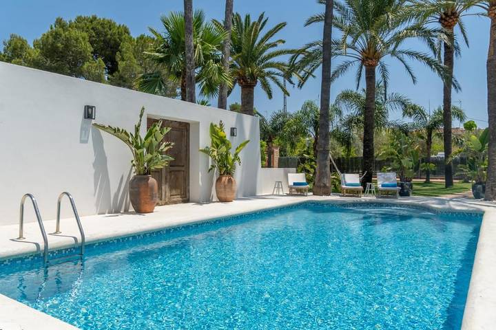 Location de vacances pour 14 personnes, avec jacuzzi ainsi que piscine et jardin à Parcent - 2