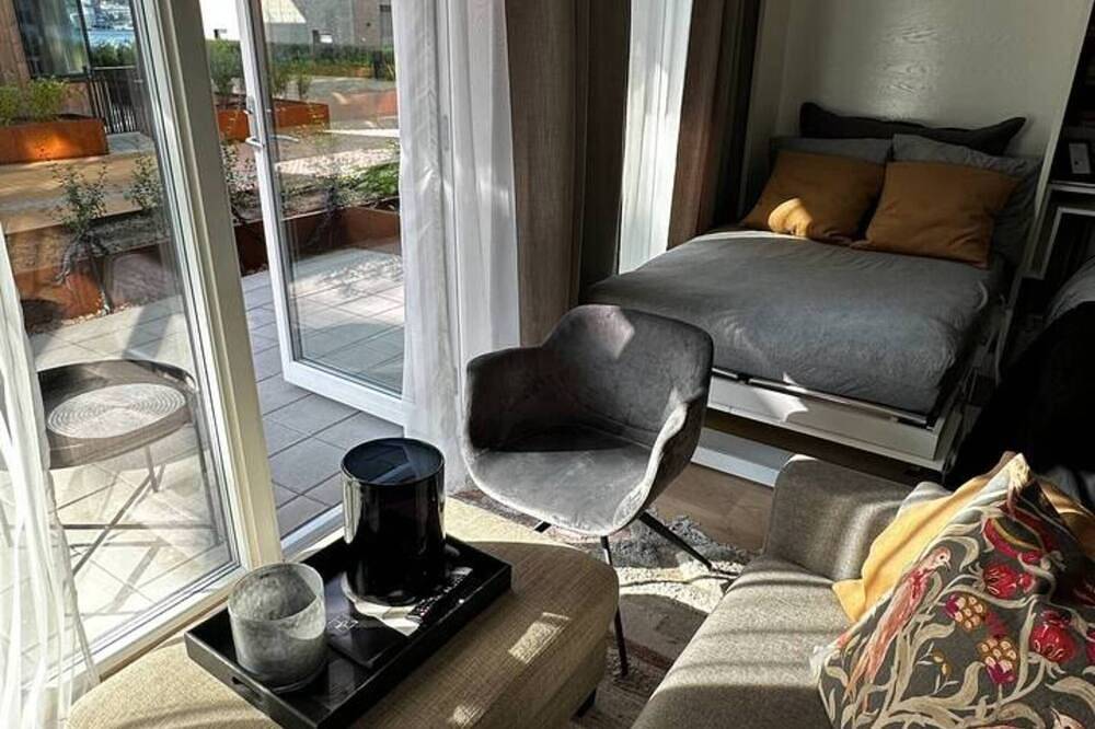 Hel lejlighed, Stunning studio with ocean view in Kristiansand