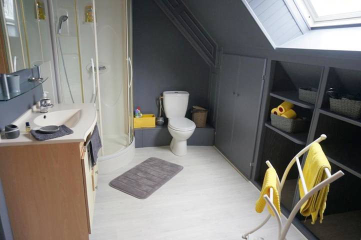 Location de vacances pour 4 personnes, avec jardin ainsi que piscine et terrasse à Parigné-l'Évêque - 3