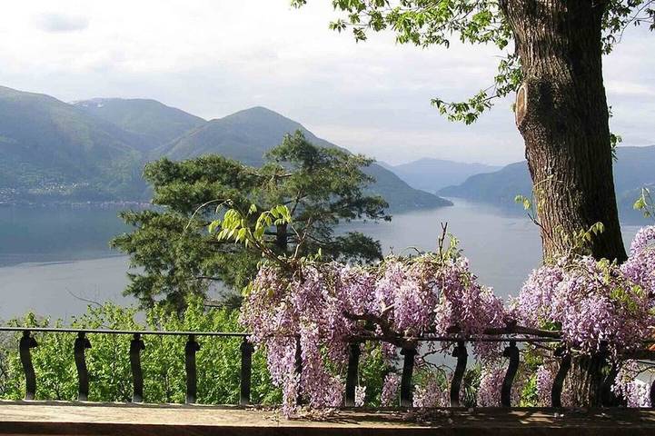 Villa für 4 Personen, mit Balkon und Garten im Ticino