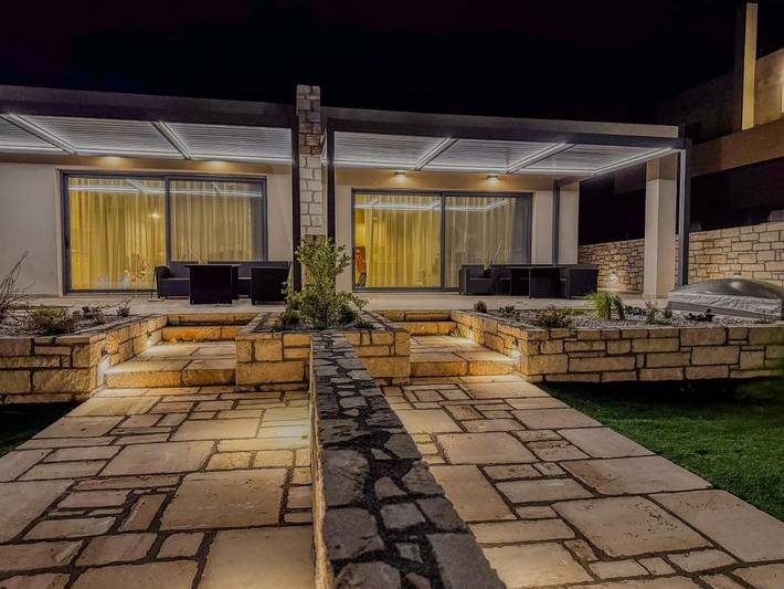 Villa per 3 persone, con idromassaggio e giardino nonché piscina, adatto a famiglie con bambini a Creta