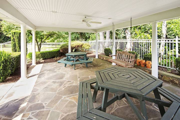 Vacation rental for 8 people, with hot tub and yard in Maryland