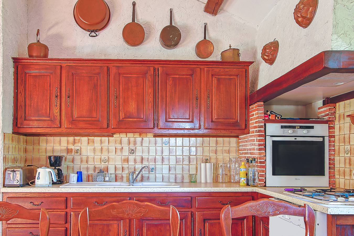 Maison de campagne 'Domaine La Roblinière 10min Plage' avec terrasse privée, jardin privé et Wi-Fi in Landevieille, Vallée de la Loire