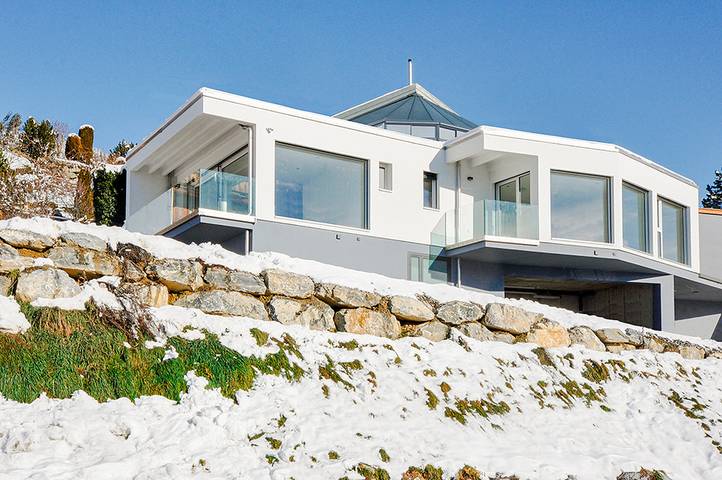 Bungalow para 6 personas, con sauna además de balcón y jacuzzi en Suiza