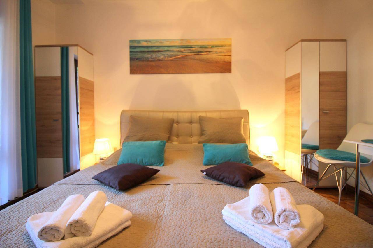 Ganze Ferienwohnung, Studio Vista 1 für 2 Personen mit Garten und Grill in Poreč, Porec und Umgebung