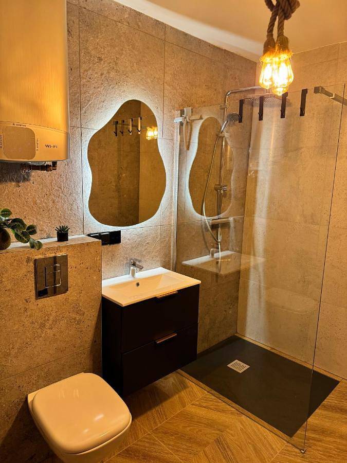 Cały apartament, Okuninkapokoje in Jezioro Białe