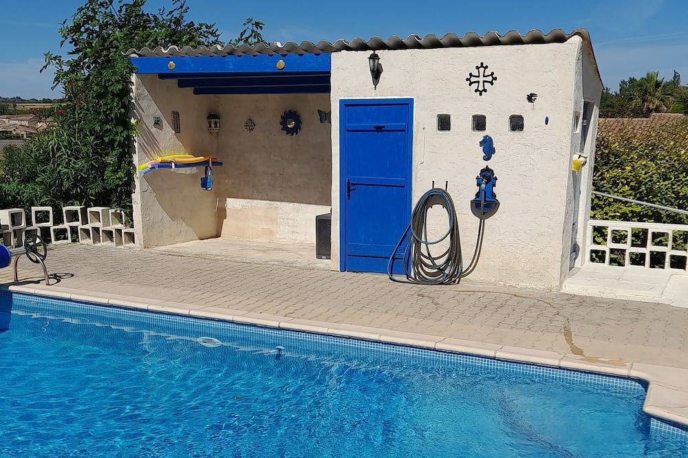 Gîte Location 1 canape-lit rapido 140 - bedroom 1 bed 160 refurbished. in Montagnac, Côte d'Améthyste