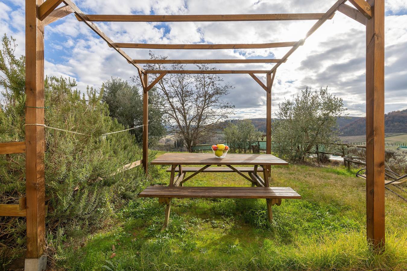 Ferienhaus 'Cottege' mit Gemeinschaftspool, privater Terrasse und Wlan in Palaia, Pisa Provinz