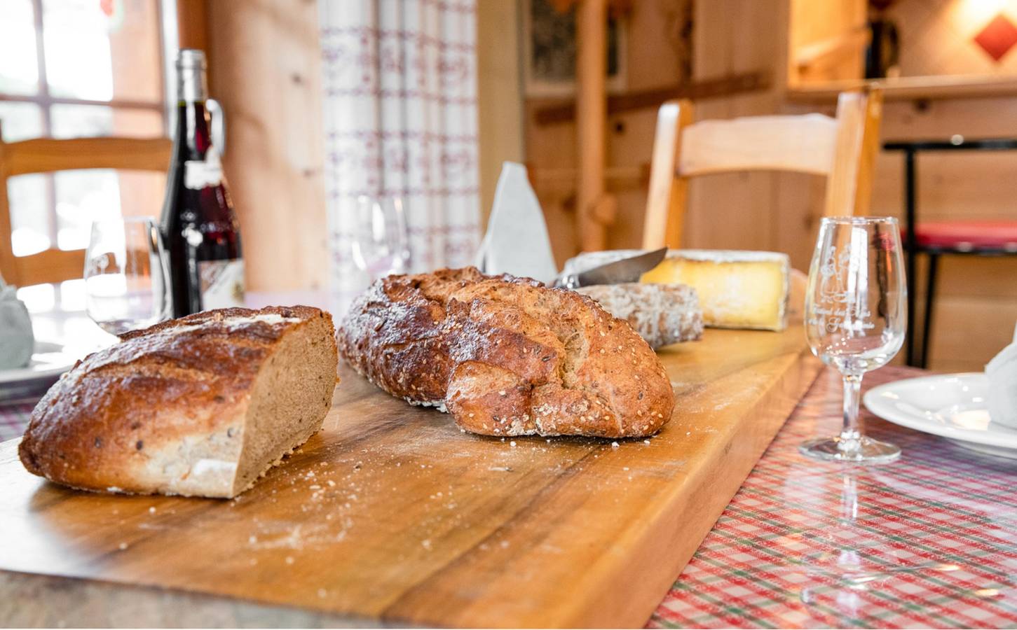 Appartement entier, Appartement "L'epicéa" avec vue sur les montagnes, terrasse privée et Wi-Fi in Sollières-Sardières, Région de Saint-Jean-de-Maurienne