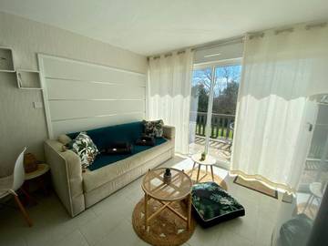 Gîte pour 2 personnes, avec bassin pour enfant et balcon ainsi que vue et piscine à Guidel Plage