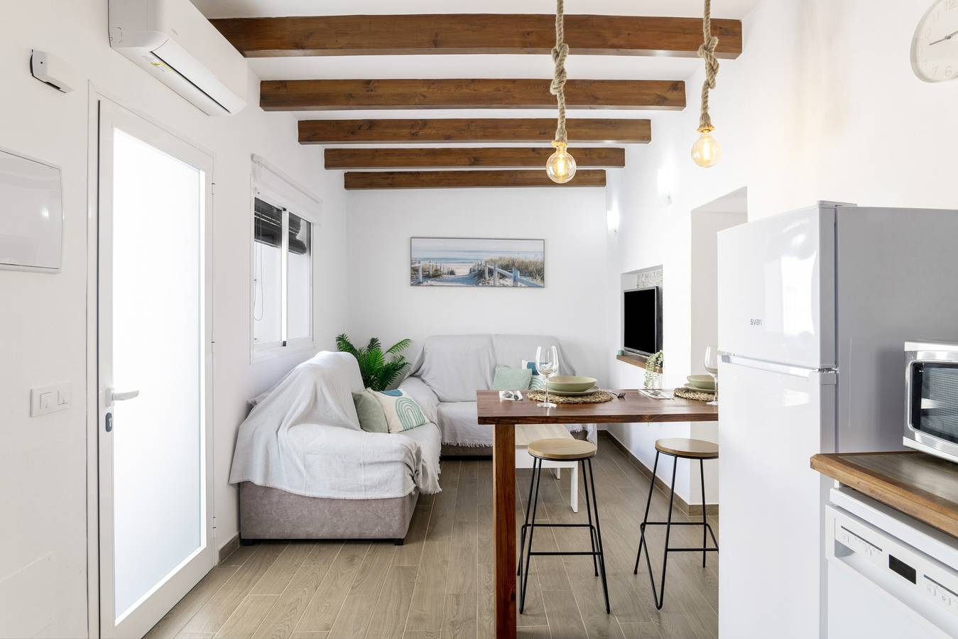 Entire apartment, Apartment 'Casa Andres' with Mountain View, Private Terrace and Wi-Fi in Vejer de la Frontera, Costa de la Luz