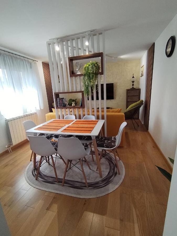 Ferienwohnung für 5 Personen, mit Terrasse und Garten in Zlatibor