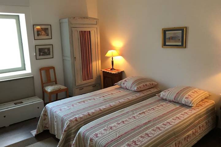 Location de vacances pour 9 personnes, avec jardin et terrasse à Saint-Roman-de-Malegarde - 3