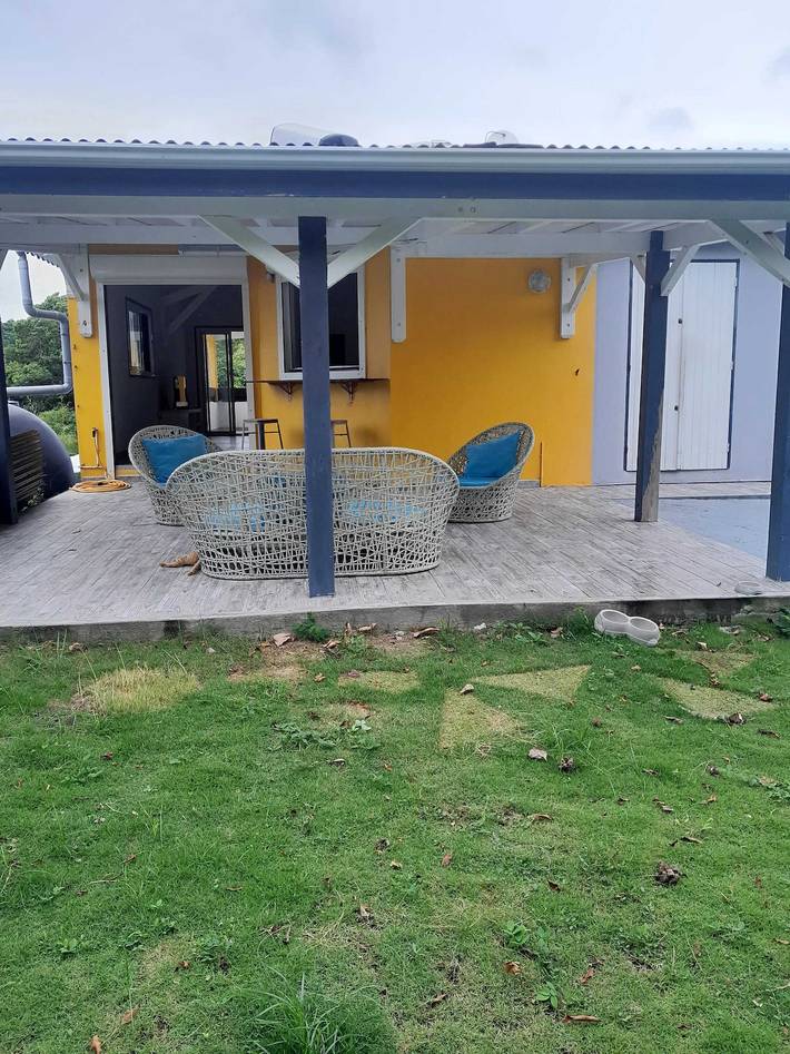 Appartement de vacances pour 4 personnes, avec jardin ainsi que terrasse et piscine