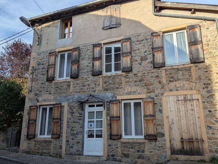 Gîte pour 12 personnes, avec terrasse à Jullié - 2