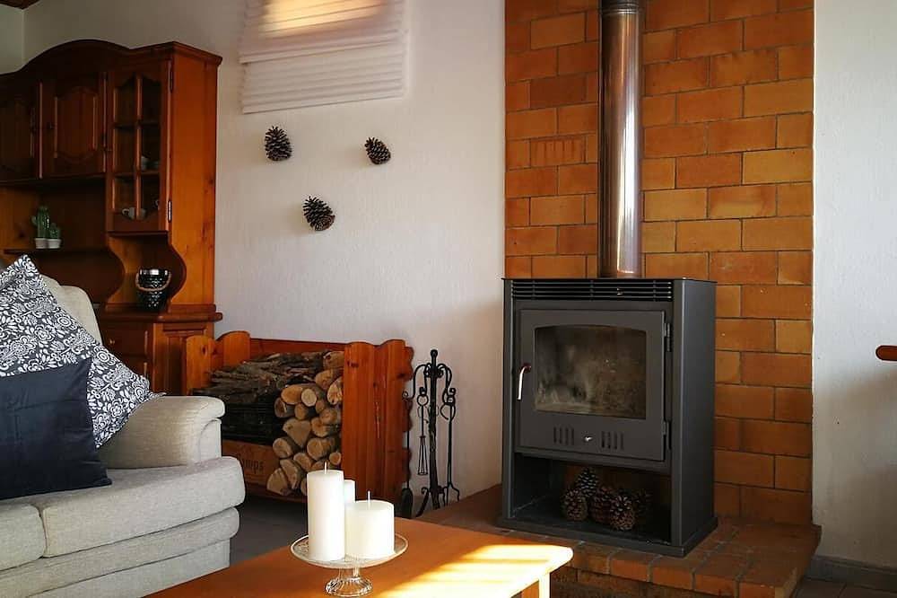 Entire apartment, Bellver Vii - Three Bedroom Apartment, Sleeps 5 in Bellver de Cerdanya, Catalan Pyrenees