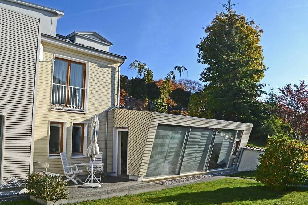 Entire apartment, Quiet vacation apartment in Ahlbeck with garden & Wlan - only 400 m to the beach in Drei Kaiserbäder, Heringsdorf