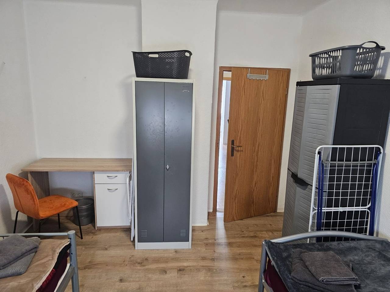 Ganze Ferienwohnung, Voll ausgestattete Monteur- Ferienwohnung direkt an der Raffinerie Leuna in Leuna, Saale-Unstrut