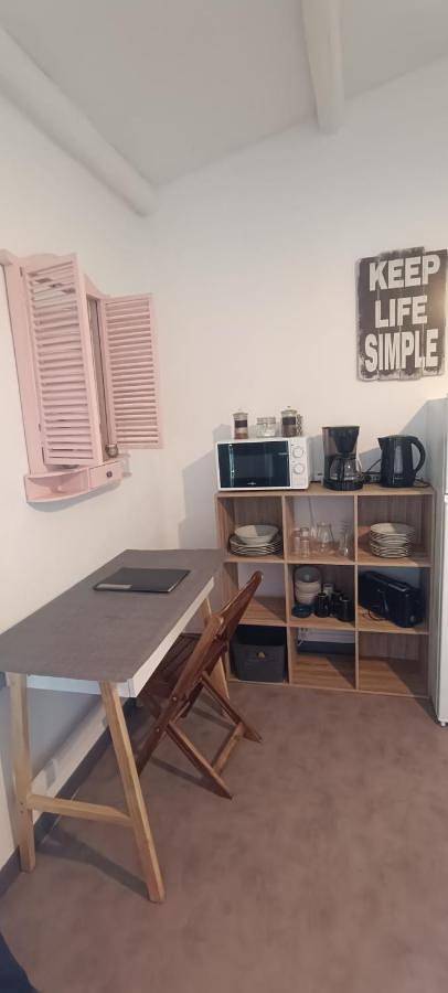 Location de vacances pour 4 personnes, avec piscine et terrasse ainsi que vue et jardin à Saint-Aubin-de-Nabirat - 3