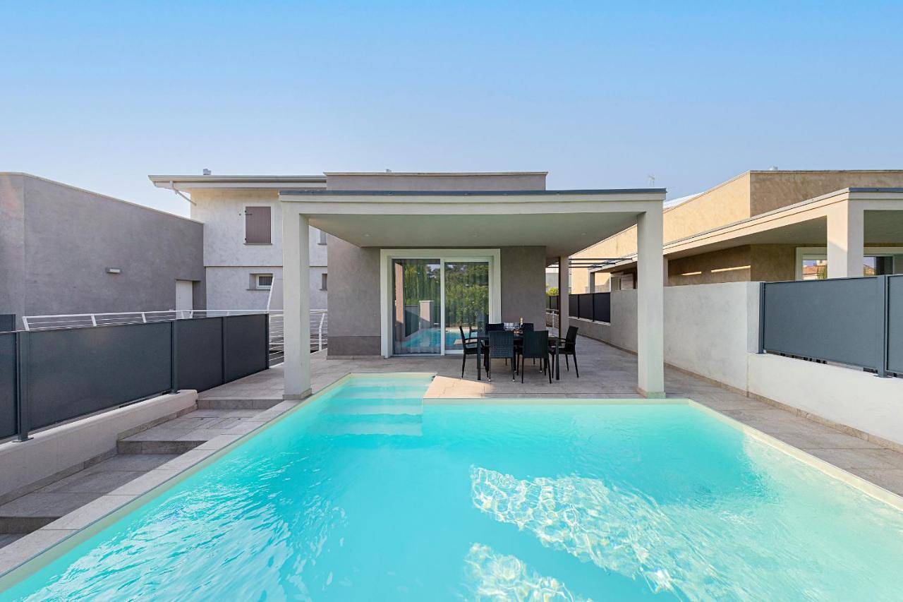 Villa Prestige in Sirmione, Prealpi Gardesane