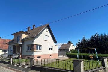 Gîte pour 12 personnes, avec jardin à Schleithal
