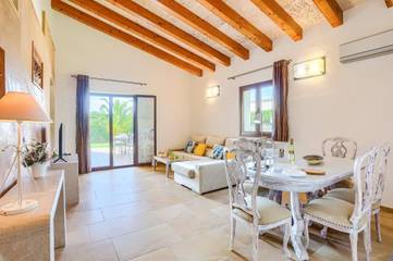 Villa in Crestatx, Sa Pobla für 4 