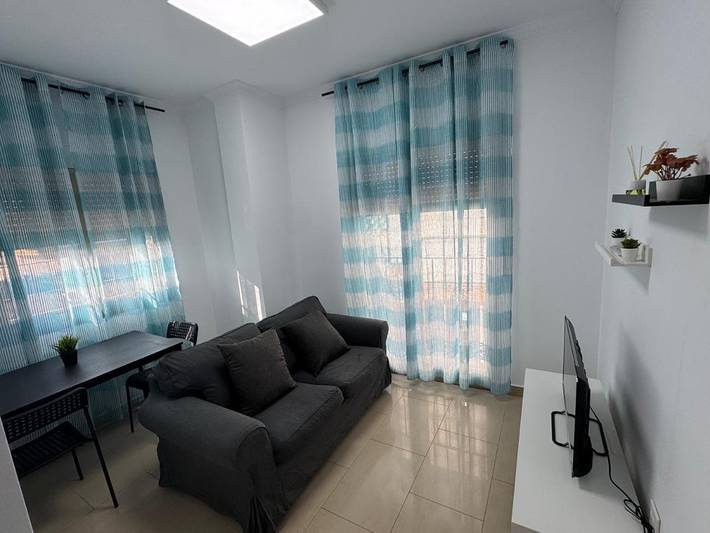 Apartamento para 2 personas, con balcón y vistas en Garrucha