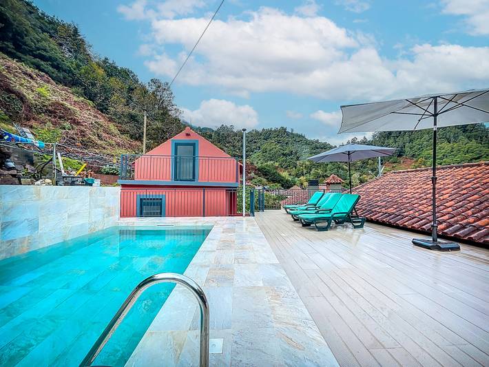 Ferienhaus für 9 Personen, mit Garten und Whirlpool sowie Pool - 1