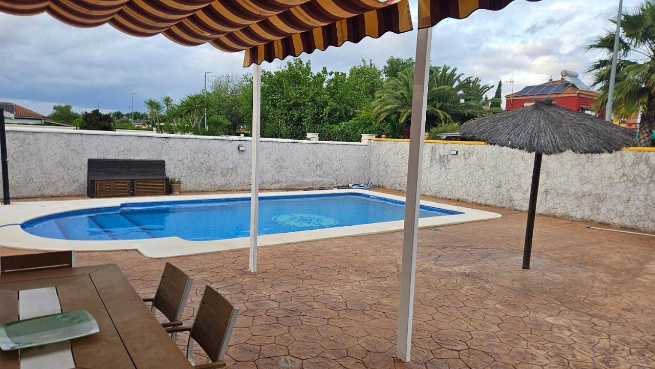 Three-Bedroom Townhouse in Mairena del Alcor, Provincia de Sevilla