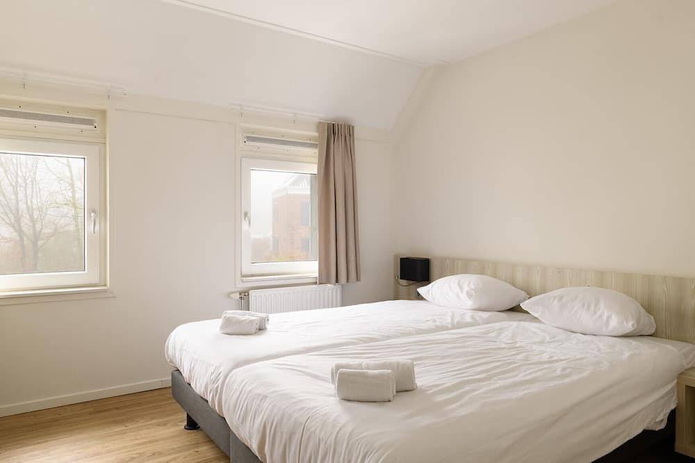Comfort house - 10 bedrooms / 4 bathrooms in Maastricht, Hoge Kempen