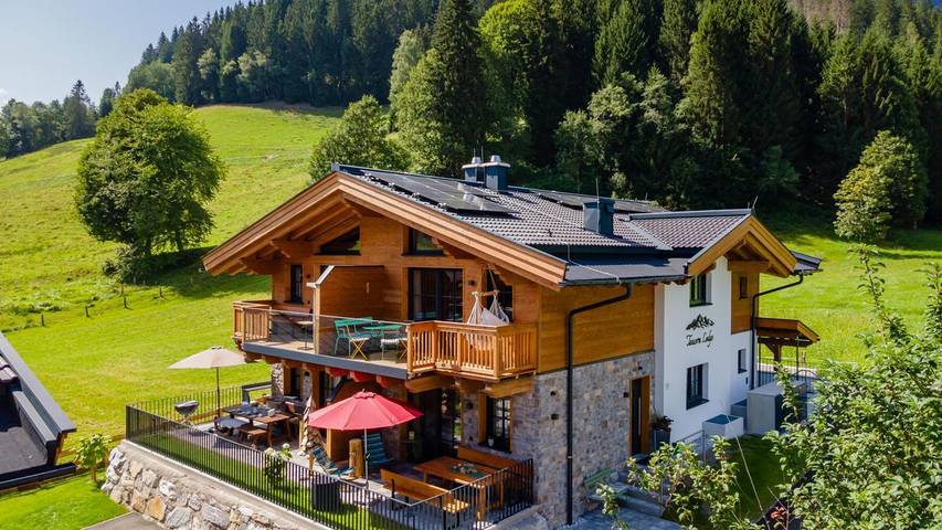 Chalet voor 10 personen, with sauna and tuin as well as balkon in Wagrain