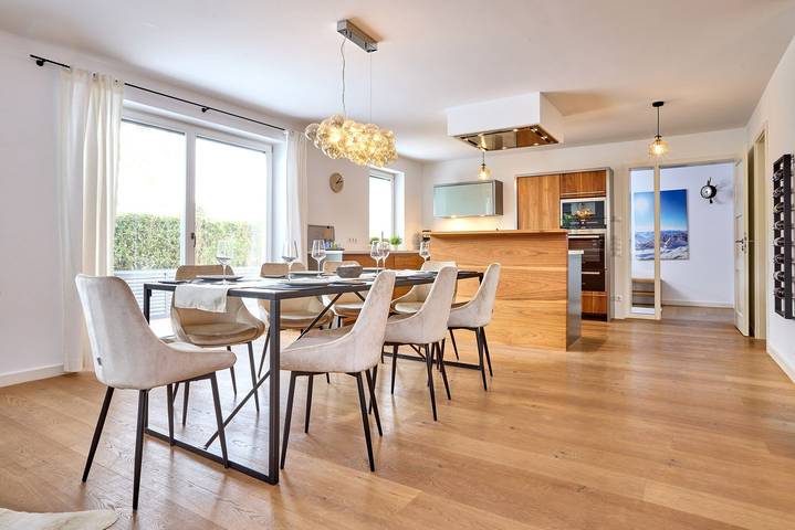 Ferienwohnung für 8 Personen, mit Terrasse und Garten sowie Sauna und Ausblick in Garmisch-Partenkirchen