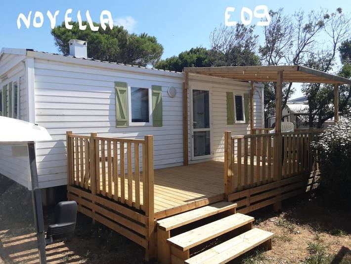 Camping pour 6 personnes, avec terrasse ainsi que bassin pour enfant et piscine, animaux acceptés